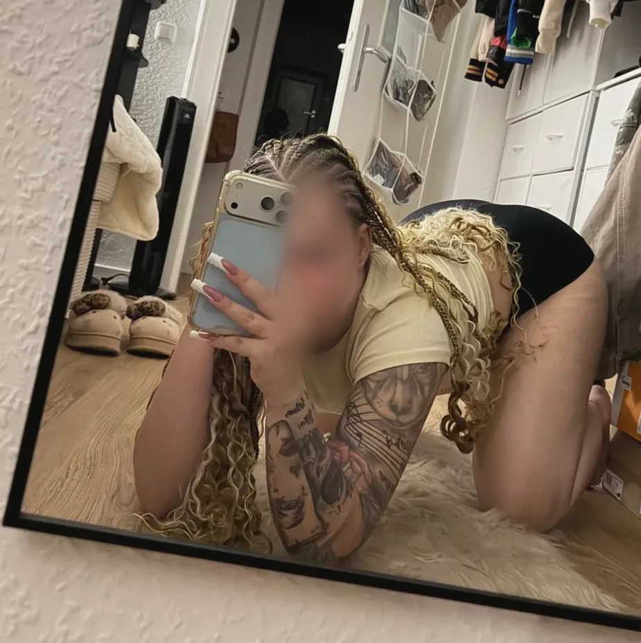 Harleen, 30