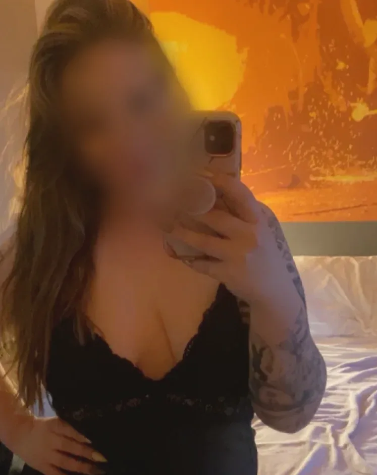 Leila, 29