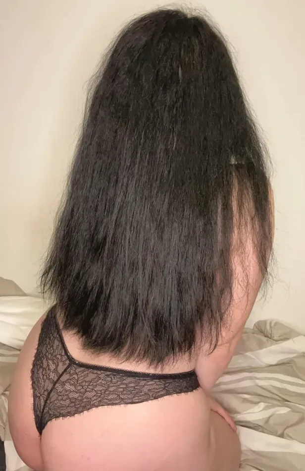 Mia, 22