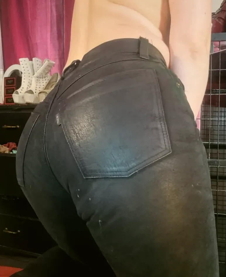 Molly, 38